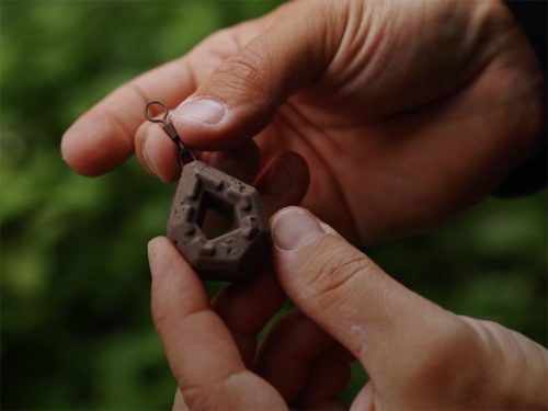 Delphin CyberBARBED ólomsúly nyílással 40g