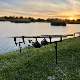   CARP ACADEMY Bottartó készlet 2db-os  25cm fej+ 40-60cm leszúró nyél   AKCIÓ -25%